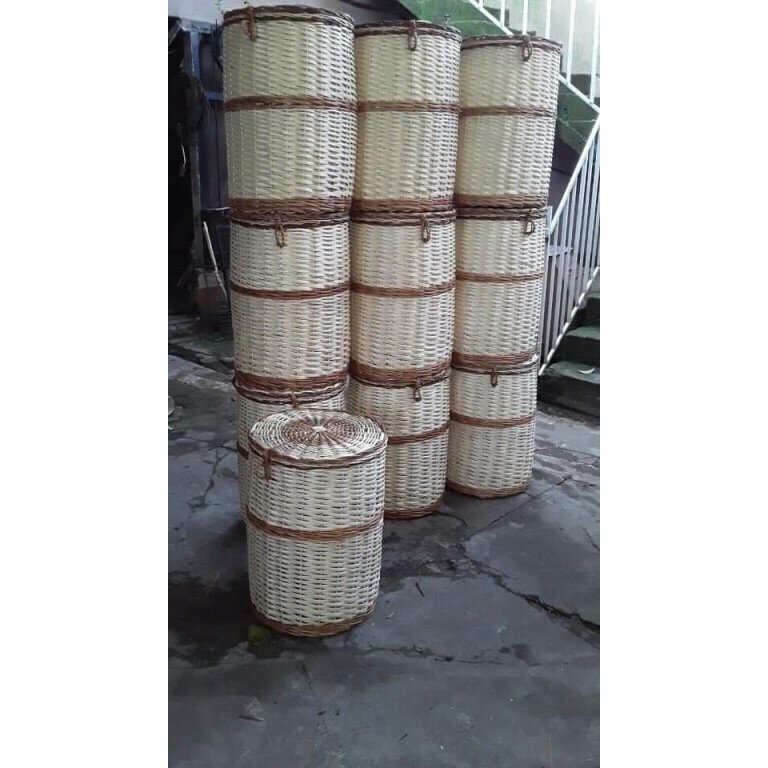 guardarropa de mimbre